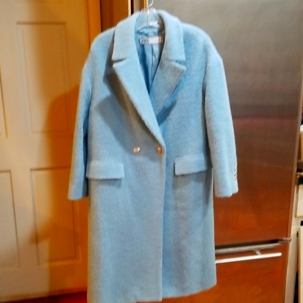 Beautiful, nearly new, ZARA , early spring weight coat